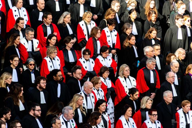 Avocats et magistrats réunis à la cour d'appel de Paris pour rendre hommage à Robert Badinter
