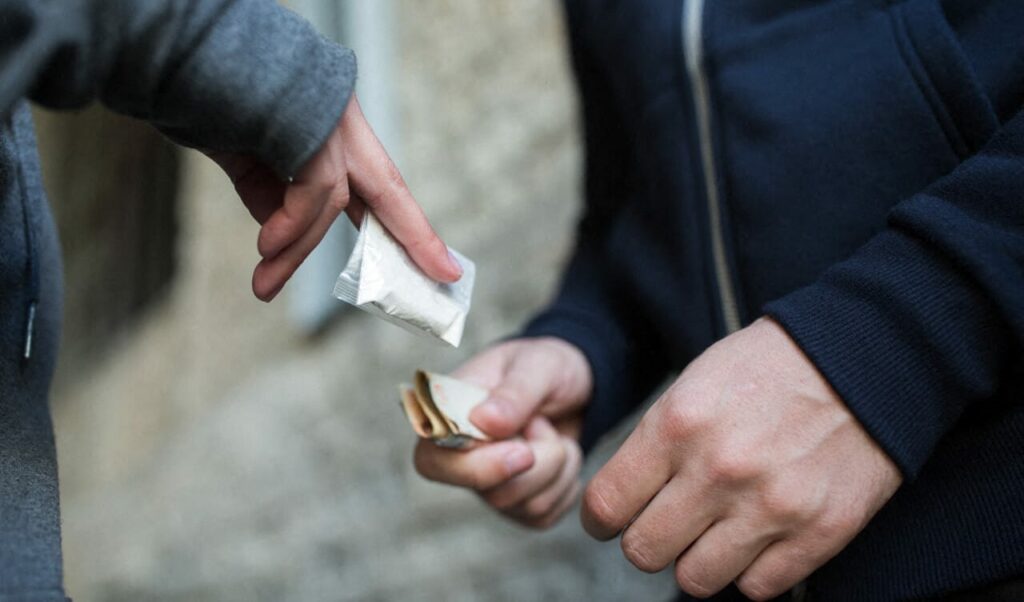 L'offre, la cession et l'acquisition illicites de produits stupéfiants sont des infractions étroitement liées dont seul un avocat expérimenté en droit pénal pourra vous défendre.